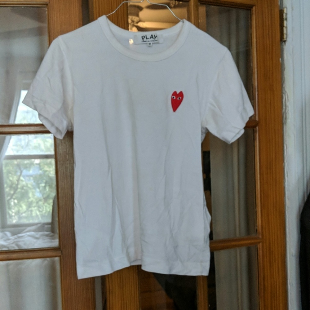CDG Play stretched heart